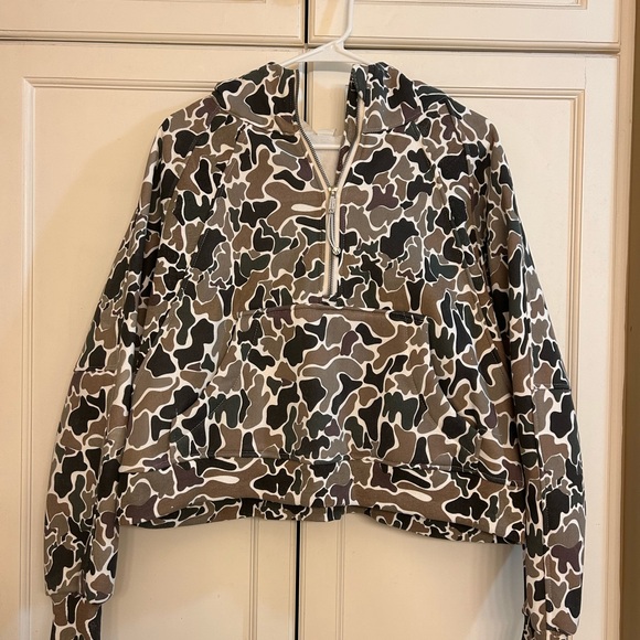 None Tops - Camouflage Half-Zip Hoodie